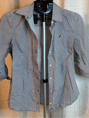 Nautica Navy and White Geometric Print Shirt
